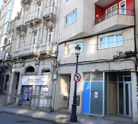 Foto 2 de Local en venta en calle De Pi y Margall de 183 m²