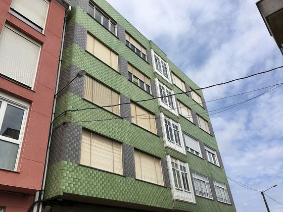 Foto 1 de Venta de piso en calle Villadóniga de 3 habitaciones y 130 m²