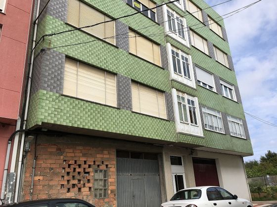 Foto 2 de Venta de piso en calle Villadóniga de 3 habitaciones y 130 m²