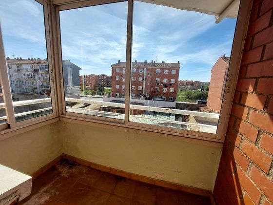 Foto 1 de Pis en venda a Trobajo del Camino de 3 habitacions amb terrassa i calefacció