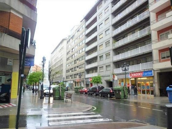 Foto 2 de Alquiler de local en calle Conde Torrecedeira de 315 m²