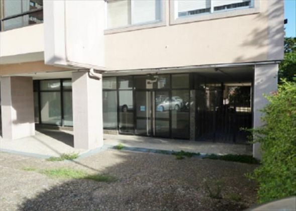Foto 1 de Alquiler de local en calle Sanxenxo de 370 m²