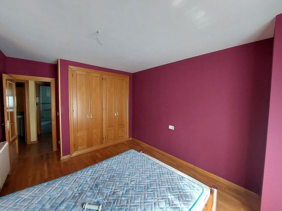 Foto 1 de Dúplex en venda a Trobajo del Camino de 3 habitacions amb garatge i calefacció