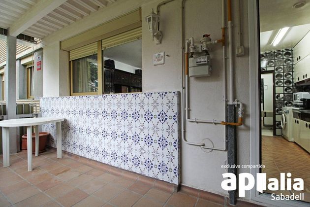 Foto 2 de Pis en venda a Badia del Vallès de 3 habitacions amb balcó i ascensor