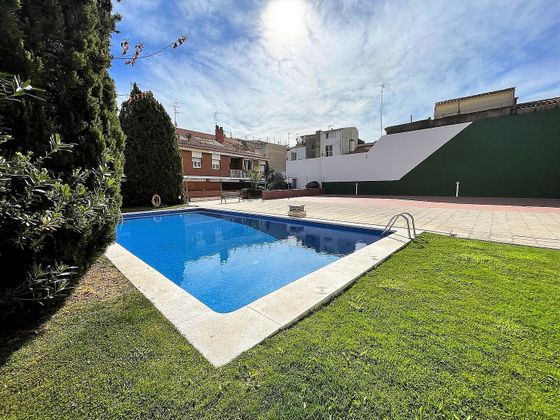 Foto 1 de Casa en venta en Centre - Sabadell de 4 habitaciones con terraza y piscina