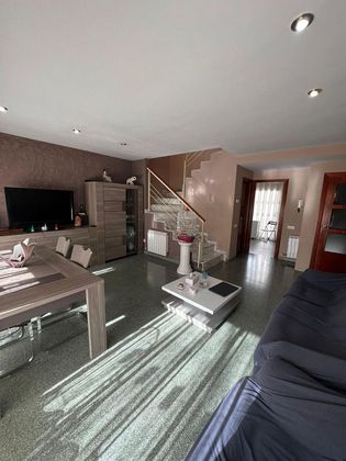 Foto 1 de Casa en venta en Roc Blanc de 4 habitaciones con terraza y garaje