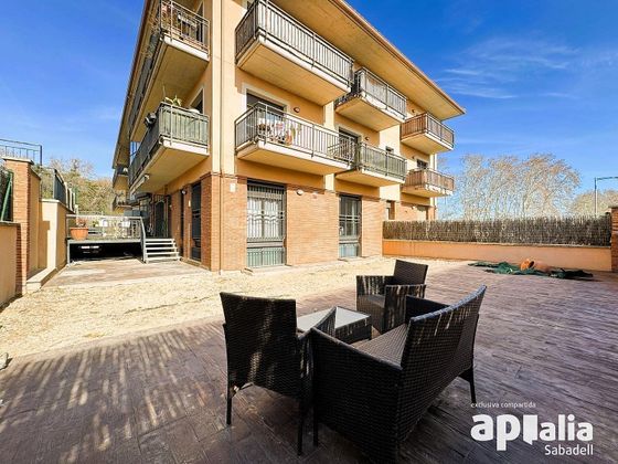 Foto 1 de Piso en venta en Santa Eulàlia de Ronçana de 5 habitaciones con terraza y piscina