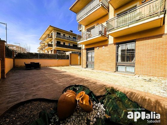 Foto 2 de Pis en venda a Santa Eulàlia de Ronçana de 5 habitacions amb terrassa i piscina