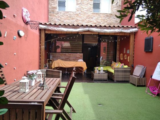 Foto 2 de Casa en venta en Can Deu - La Planada - Sant Julià de 3 habitaciones con garaje y jardín
