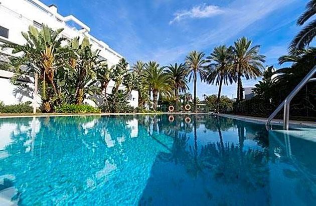Foto 2 de Pis en venda a Calahonda de 5 habitacions amb terrassa i piscina