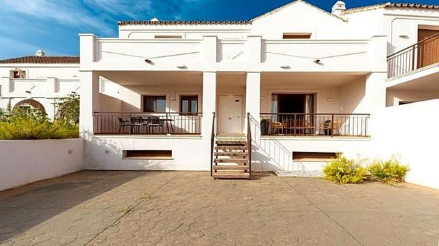 Foto 2 de Casa adossada en venda a Casares de 2 habitacions amb terrassa i jardí