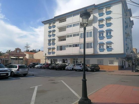 Foto 1 de Piso en venta en San Luis de Sabinillas de 3 habitaciones con terraza y ascensor