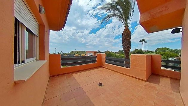 Foto 2 de Piso en venta en Casares de 3 habitaciones con terraza y piscina