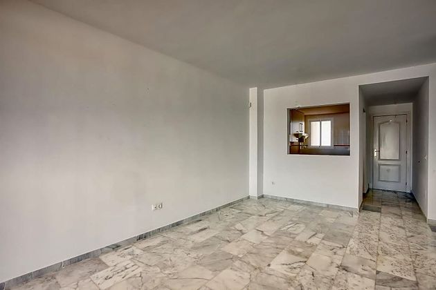 Foto 2 de Piso en venta en Casares de 2 habitaciones con terraza y garaje