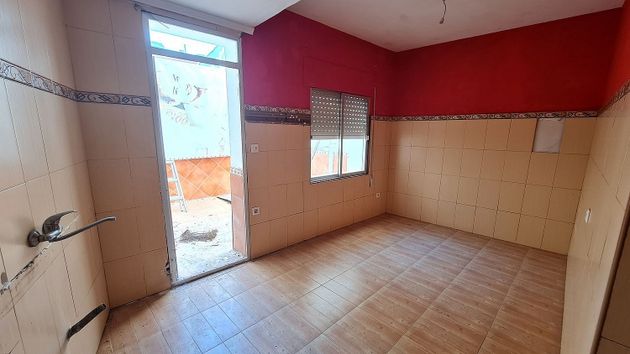 Foto 2 de Casa adossada en venda a Quintanar de la Orden de 3 habitacions amb terrassa
