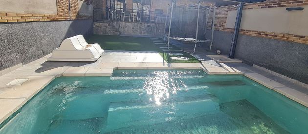 Foto 2 de Venta de casa adosada en Torrejón de la Calzada de 5 habitaciones con terraza y piscina