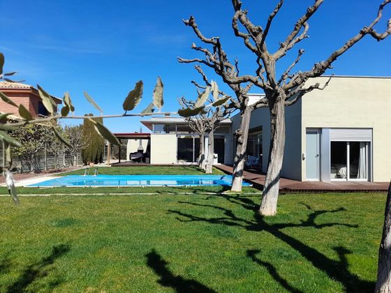 Foto 2 de Casa en venta en Alpicat de 4 habitaciones con piscina y garaje