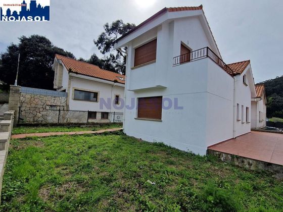 Foto 1 de Casa en venda a Arnuero de 3 habitacions amb terrassa i piscina