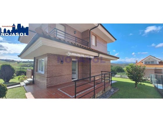 Foto 1 de Casa en venda a Meruelo de 4 habitacions amb terrassa i piscina