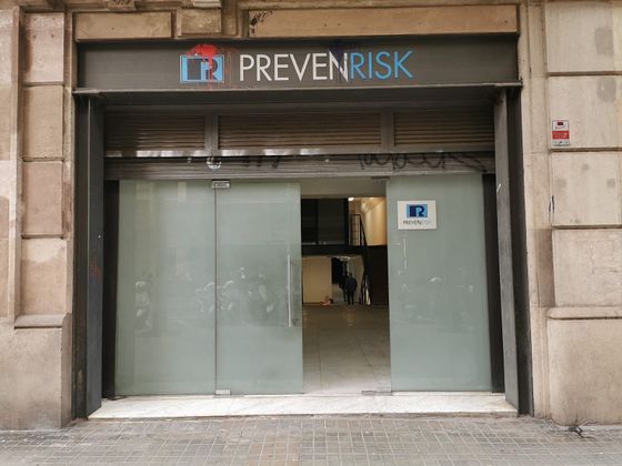 Foto 1 de Local en venda a calle Consell de Cent amb aire acondicionat i calefacció