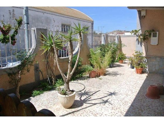 Foto 2 de Chalet en venta en Alumbres - Escombreras de 4 habitaciones con terraza y garaje