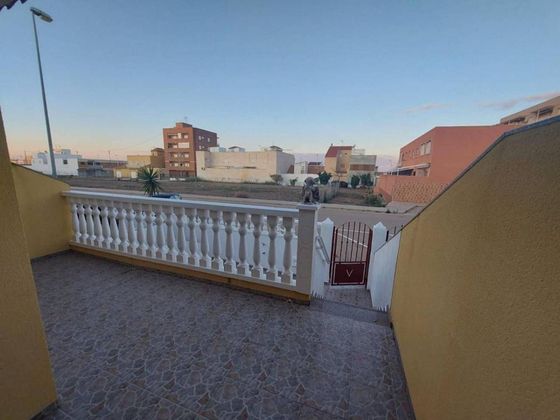 Foto 2 de Casa en venda a Los Nietos de 2 habitacions amb terrassa i piscina
