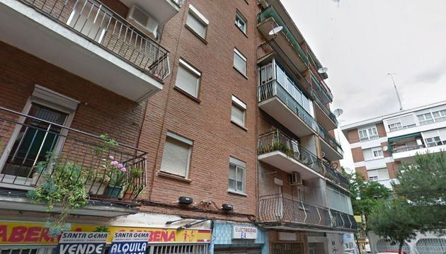 Foto 1 de Piso en venta en calle Trujillo de 2 habitaciones con terraza y balcón