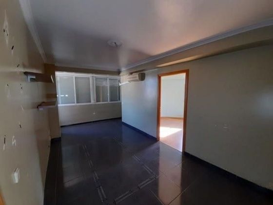 Foto 2 de Venta de piso en calle De Fermin Donaire de 4 habitaciones con terraza y aire acondicionado