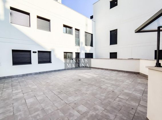 Foto 1 de Pis en venda a Centre - Colomeres - Rambles de 3 habitacions amb terrassa i garatge