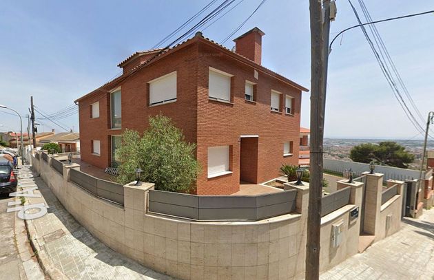 Foto 1 de Venta de casa en calle De la Flor D'ametller de 4 habitaciones con terraza y piscina