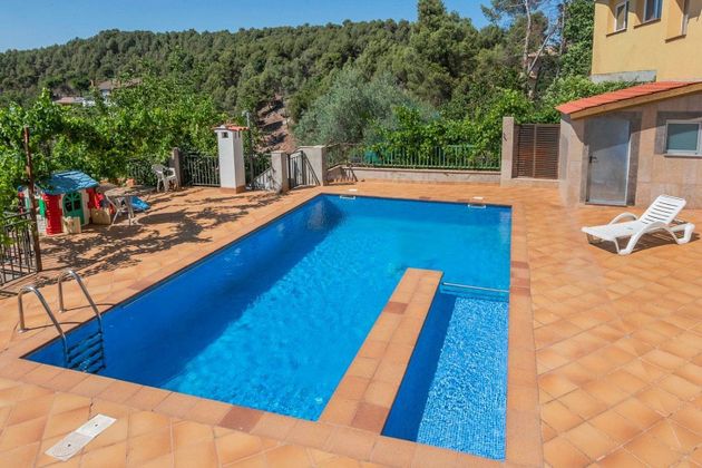 Foto 1 de Venta de casa rural en Sant Fruitós de Bages de 5 habitaciones con terraza y piscina