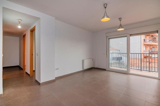 Foto 1 de Venta de piso en Ctra. Santpedor - Bases de Manresa de 2 habitaciones con balcón y calefacción