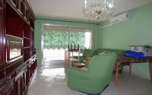 Foto 2 de Piso en venta en Mariblanca - Villafontana de 3 habitaciones con terraza y garaje