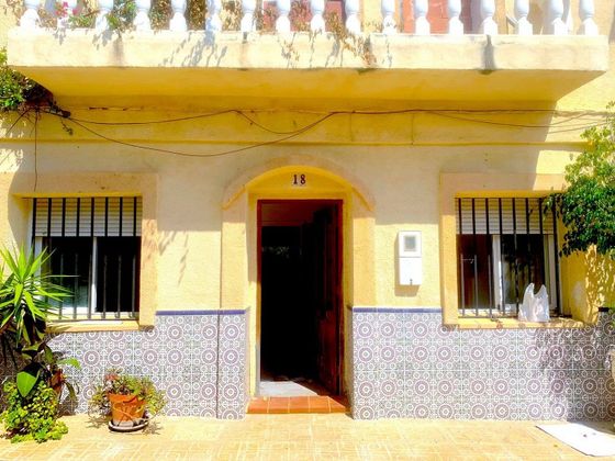 Foto 2 de Casa en venda a calle Hernán Cortés de 3 habitacions amb terrassa i balcó