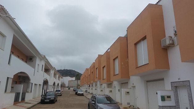 Foto 2 de Casa en venta en calle Ecuador de 3 habitaciones con terraza y balcón