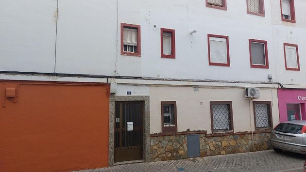 Foto 1 de Pis en venda a calle Francisco Moreno Guerrero de 5 habitacions amb terrassa i calefacció