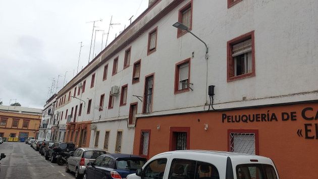 Foto 2 de Pis en venda a calle Francisco Moreno Guerrero de 5 habitacions amb terrassa i calefacció