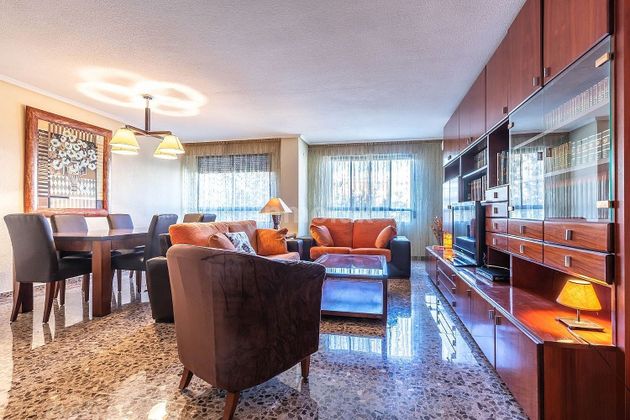 Foto 1 de Pis en lloguer a Ensanche - Diputación de 5 habitacions amb terrassa i mobles