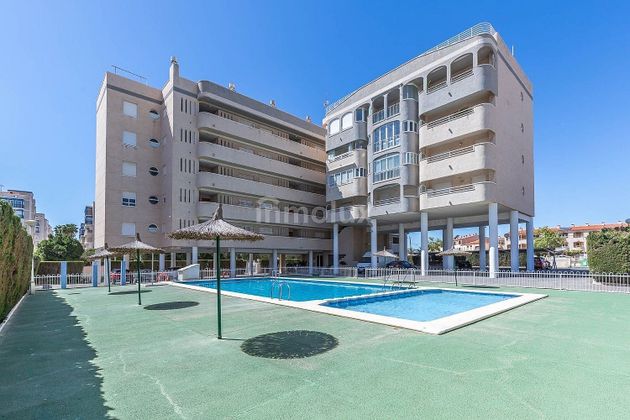 Foto 2 de Pis en venda a Los Arenales del Sol de 2 habitacions amb piscina i garatge