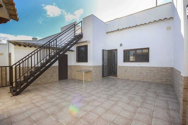 Foto 1 de Casa adossada en venda a Alfaz del Pi Pueblo-Urbanizaciones de 2 habitacions amb terrassa i jardí