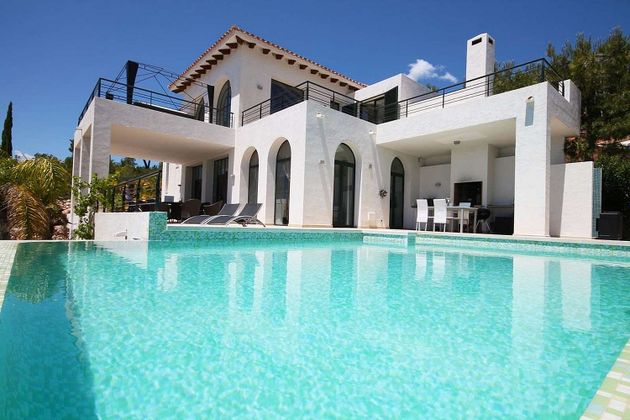 Foto 1 de Alquiler de chalet en Altea Hills de 4 habitaciones con terraza y piscina