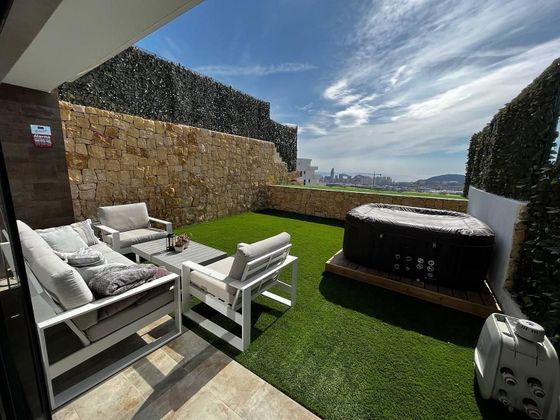 Foto 1 de Dúplex en venta en Cala de Finestrat de 3 habitaciones con terraza y piscina