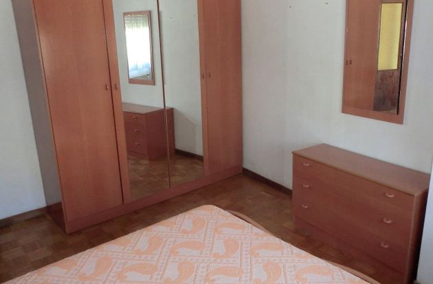 Foto 2 de Alquiler de piso en Riazor - Los Rosales de 3 habitaciones con muebles y calefacción