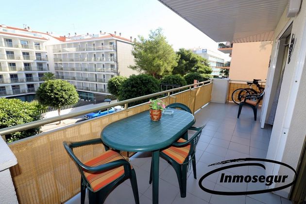 Foto 1 de Pis en venda a calle Del Penedès de 2 habitacions amb terrassa i piscina