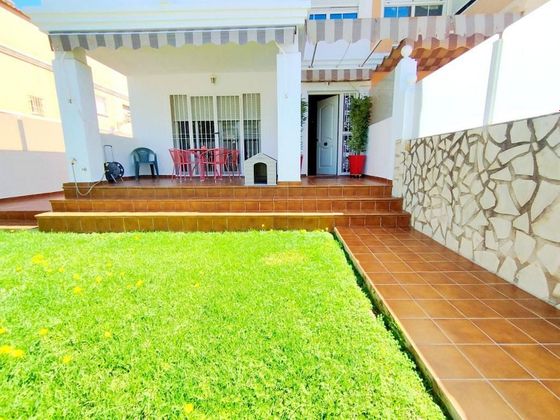 Foto 2 de Casa en venda a El Tomillar de 6 habitacions amb terrassa i piscina
