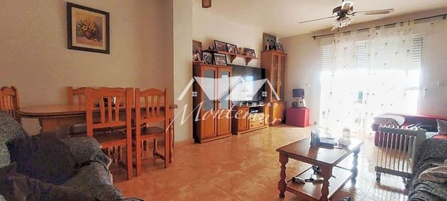 Foto 2 de Pis en venda a Águilas ciudad de 4 habitacions amb garatge i balcó