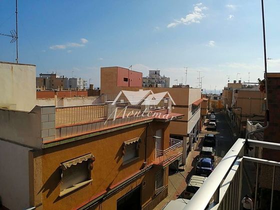 Foto 2 de Piso en venta en Águilas ciudad de 3 habitaciones con terraza y balcón