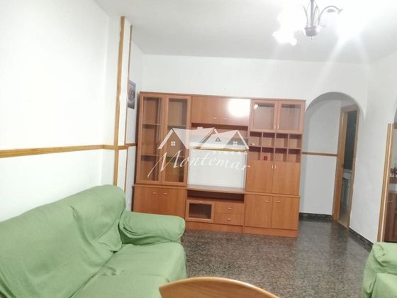 Foto 2 de Dúplex en alquiler en Águilas ciudad de 3 habitaciones con terraza y muebles