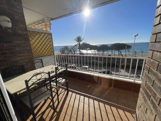 Foto 1 de Piso en venta en Centre - Pineda de Mar de 3 habitaciones con terraza y balcón