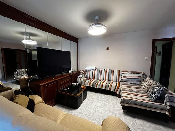 Foto 2 de Ático en venta en Els Molins de 3 habitaciones con terraza y garaje